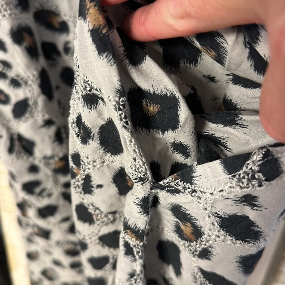 KATE Landry Dress Medium Leopard Print w pockets and size slit. Oversized - Picture 8 of 13